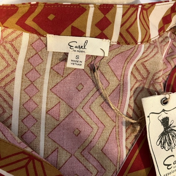 NEW Easel Tunic Blouse - Picture 10 of 14